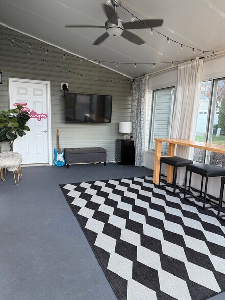 Building Photo - 4414 Sages Ave