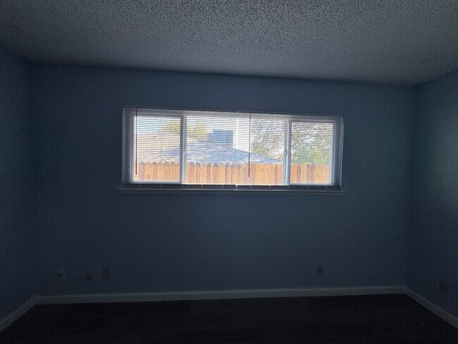 Building Photo - 7442 Tierra Way