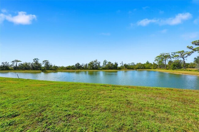 Building Photo - 32992 Major Oak Dr