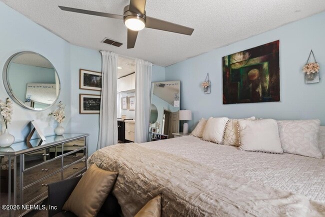 Building Photo - 805 Old Bridge Rd