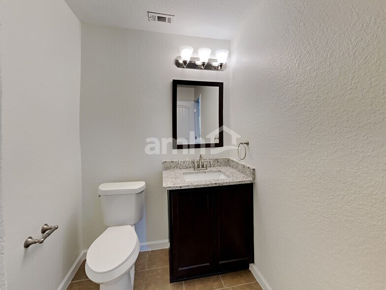 Building Photo - 2417 York Bend