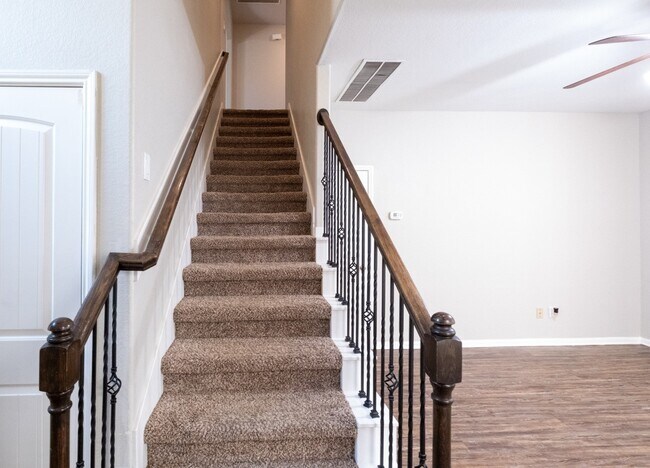 Building Photo - 17039 Amarose Dr