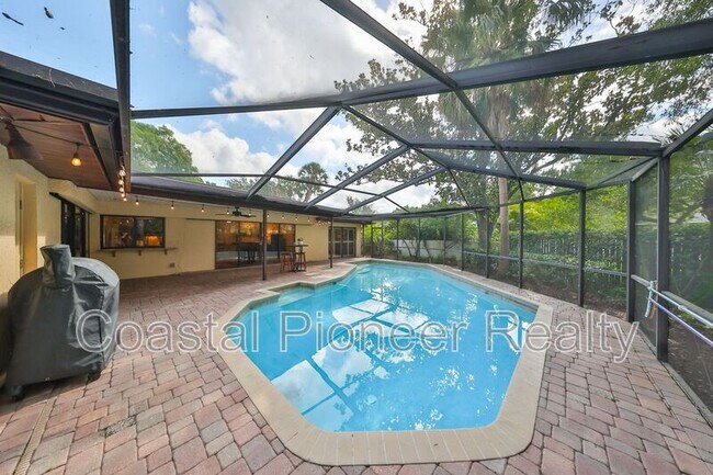 Building Photo - 817 Bannockburn Ave