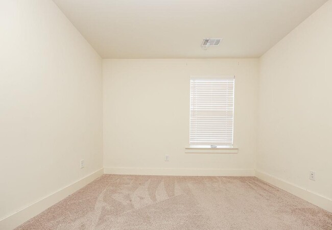 Building Photo - 7 Steelwood Ct