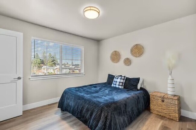 Building Photo - 63286 NW Ski Ln