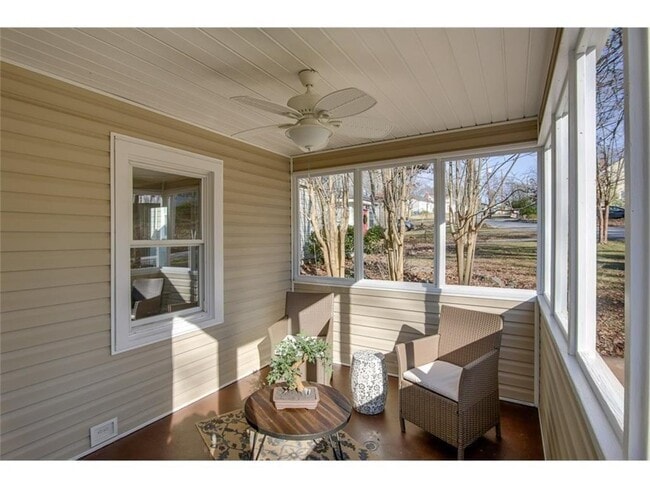 Building Photo - 1068 Faith Ave SE