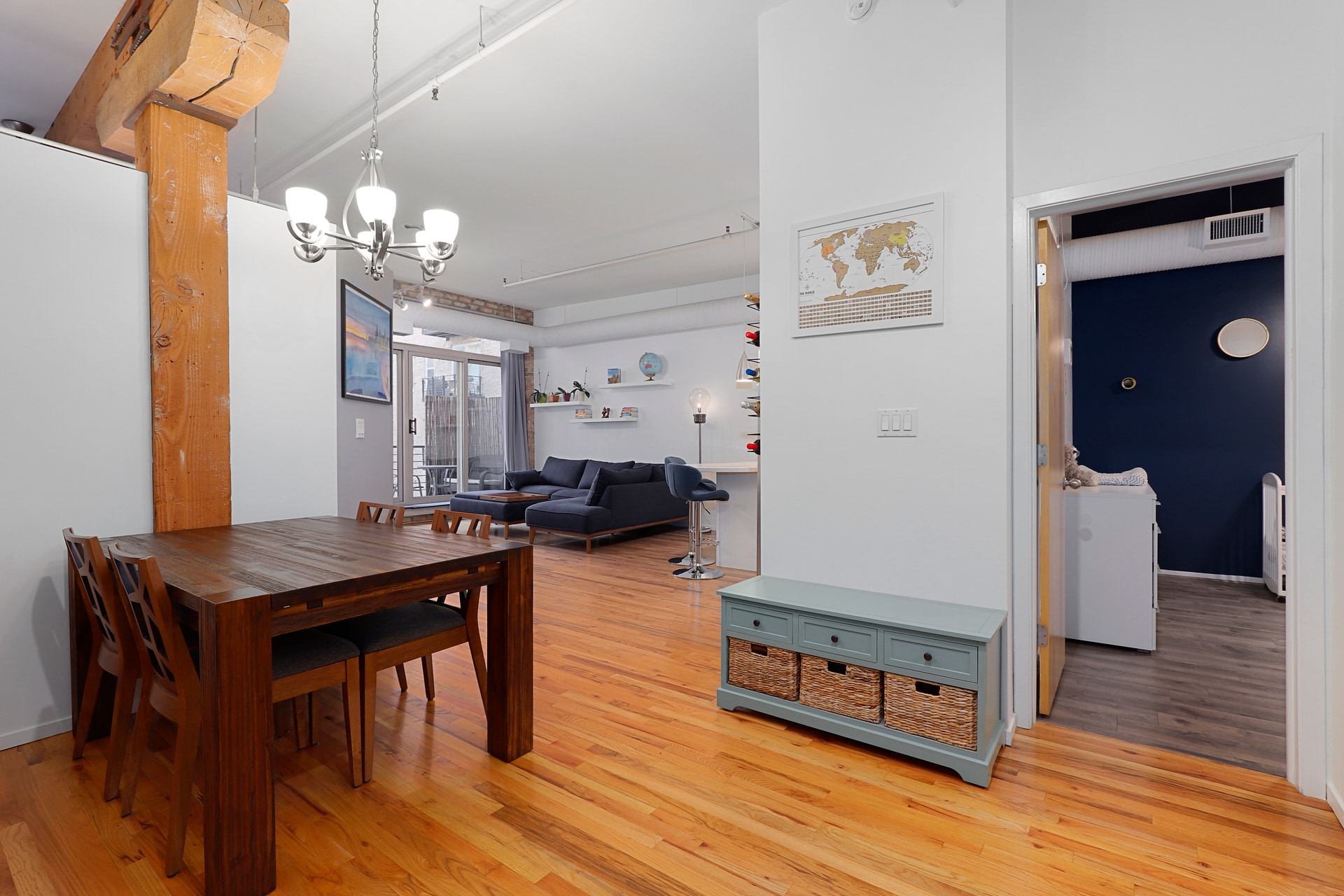 Foyer walk in to the dining area - 417 S Jefferson St