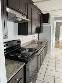 Building Photo - Beautiful 3-bedroom, 1.5-bathroom home in the heart of Lancaster!