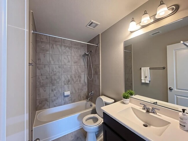 Building Photo - 5803 Dunsmore Bnd Trl