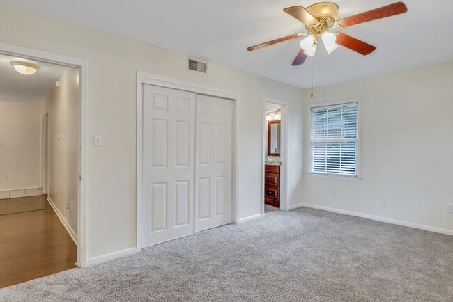 Building Photo - 12473 Northwood Rd