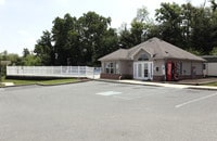 Building Photo - Chestnut Pointe