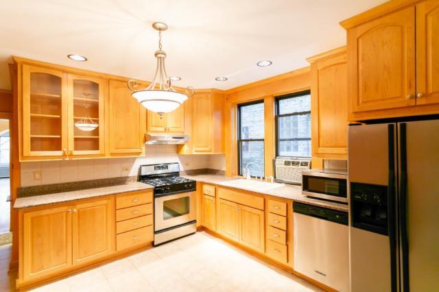 Building Photo - 2 bedroom in CHICAGO IL 60630