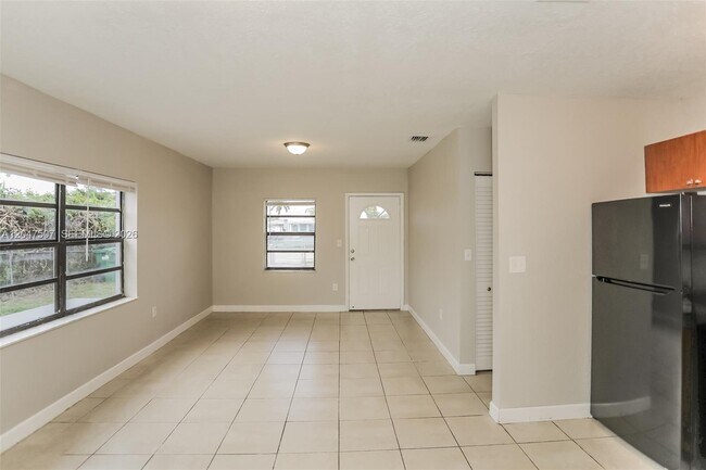 Building Photo - 14640 Tyler St