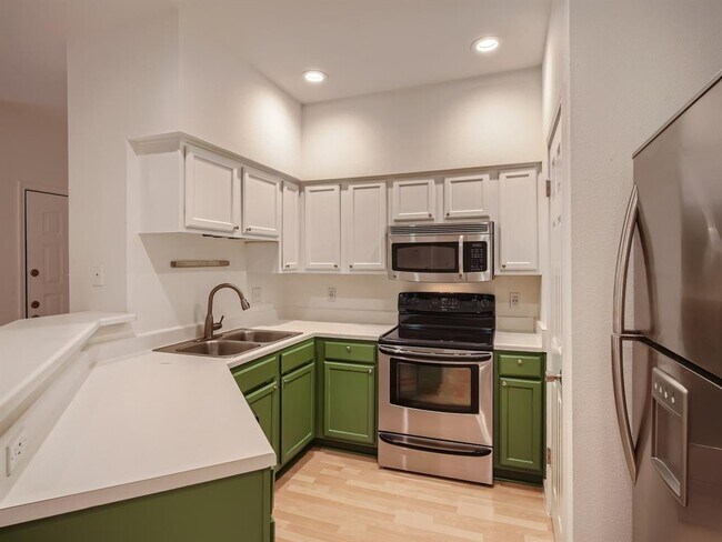Building Photo - 2450 Wickersham Ln