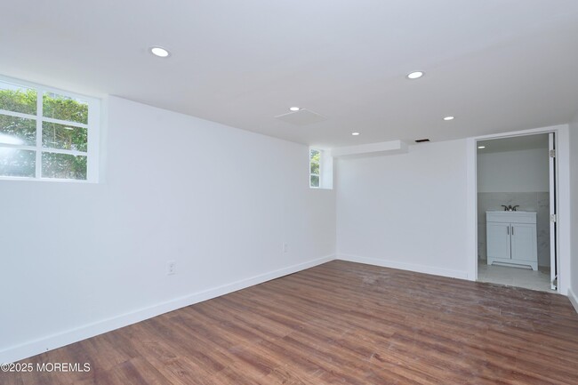 Building Photo - 319 Elberon Ave
