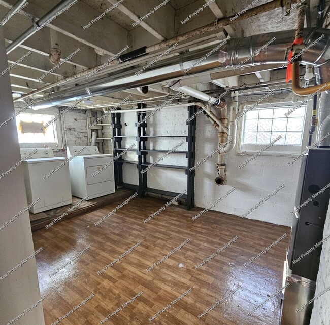 Building Photo - Three Bedroom Ranch located in Hobart!