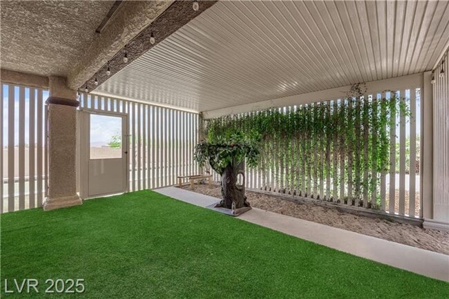 Building Photo - 1.2 Acres with Indoor & Outdoor RV Parking!!!!