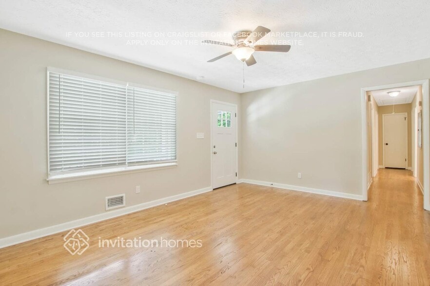 Building Photo - 1665 Elmwood Dr