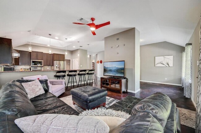 Building Photo - 8108 Asmara Dr