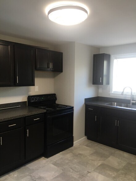 Building Photo - 1703 Lafayette Dr