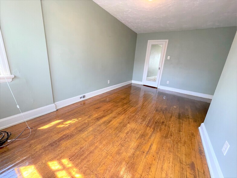 Building Photo - 6532 Wilkins Ave