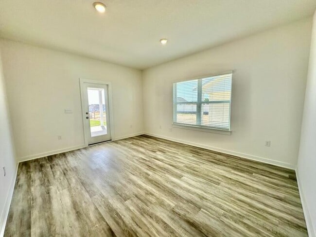 Building Photo - 494 Arrowwood Blvd