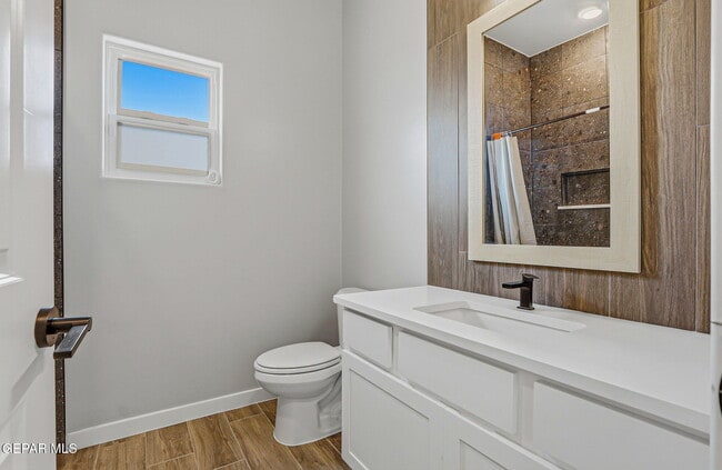 Building Photo - 3740 Model Ln