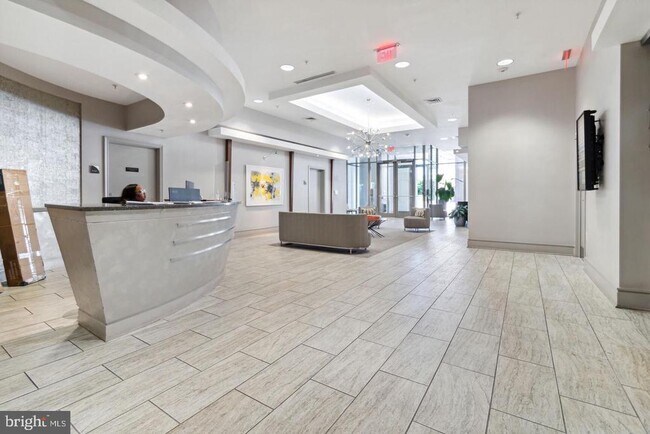 Building Photo - 3600 S Glebe Rd
