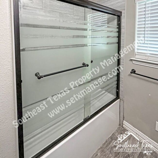 Building Photo - 2424 Ave C