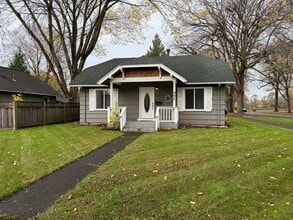 Building Photo - Beautiful 3B/2Ba Ranch in Longview on Lake...