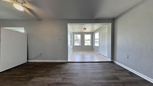 Building Photo - 4518 9th Ave S