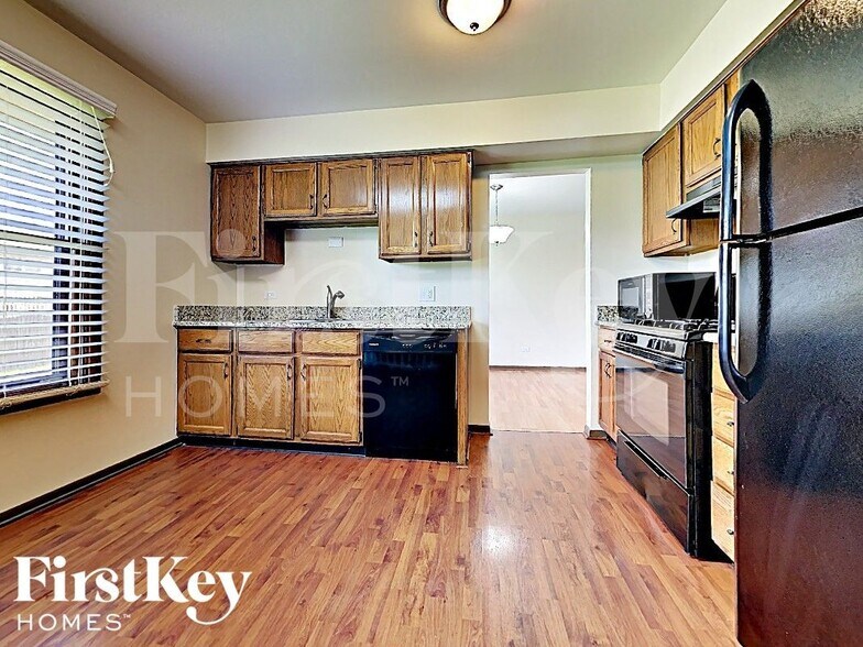 Building Photo - 6048 White Birch Ln