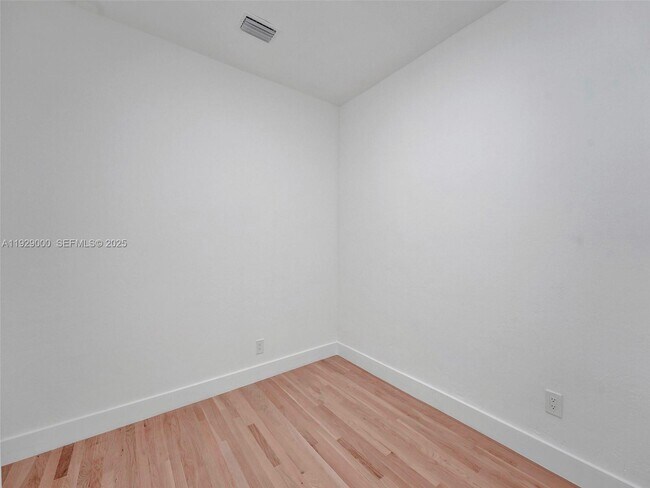 Building Photo - 1656 Polk St