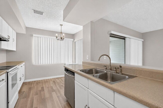 Building Photo - 5314 Sapphire Valley