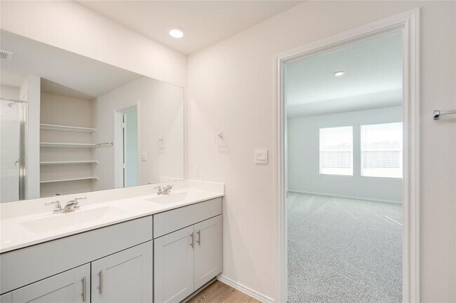 Building Photo - 400 Hodges St