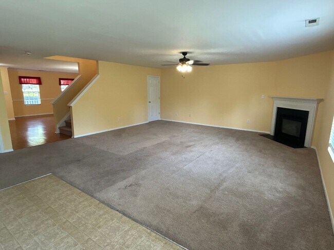 Building Photo - Spacious 3 Bed | 2.5 Bath House in Raleigh
