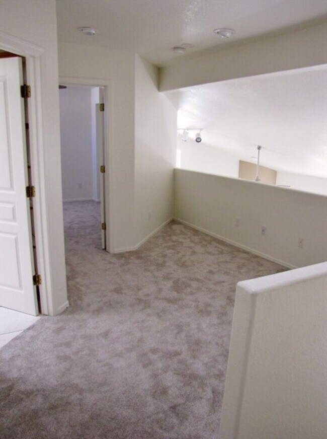 Building Photo - 3BR/2BA/2CG, 1615 sq.ft. home in Sierra Springs subdivision in Sierra Vista, AZ