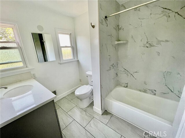Building Photo - 10 W Longden Ave