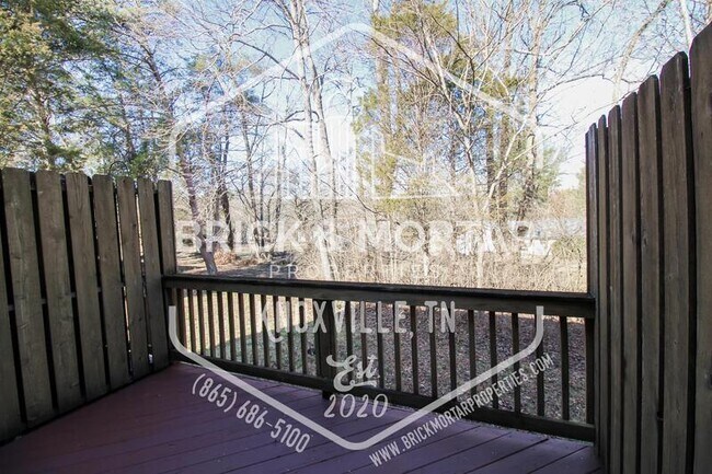 Building Photo - 2000 Belle Terra Rd