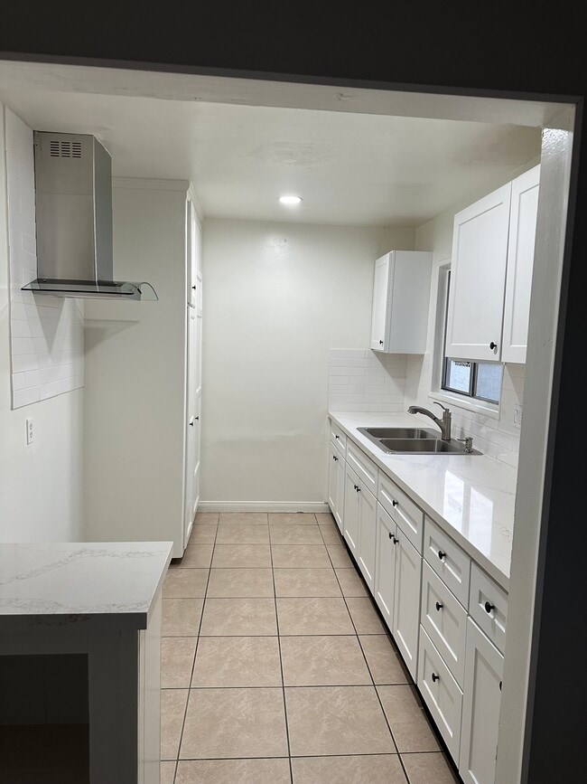 Building Photo - 4170 Redondo Beach Blvd