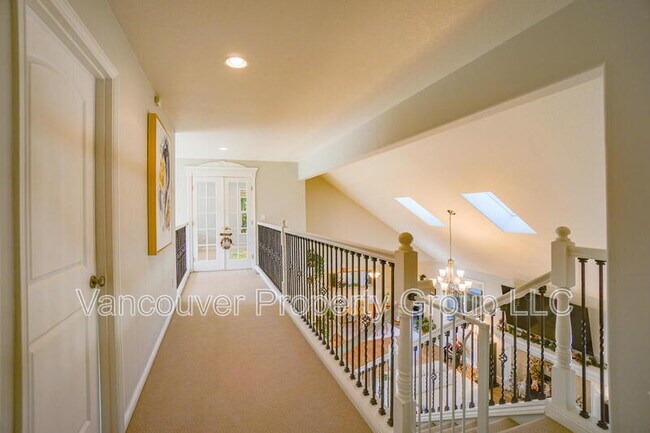 Building Photo - 4404 NE 98th Cir