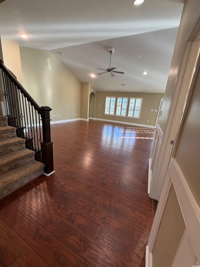 Building Photo - 619 Uniola Dr