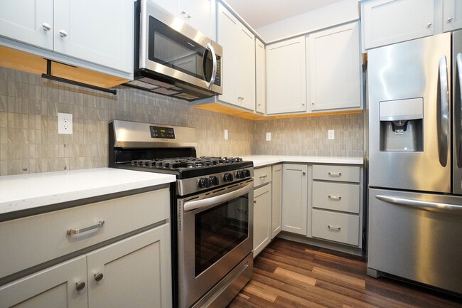 Building Photo - 6113 N Colosseum Ave