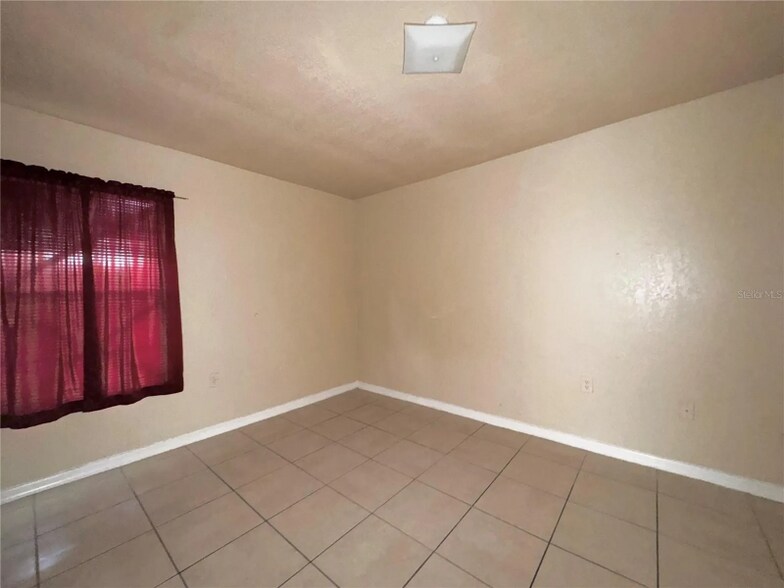 Building Photo - 2927 Dudley Dr