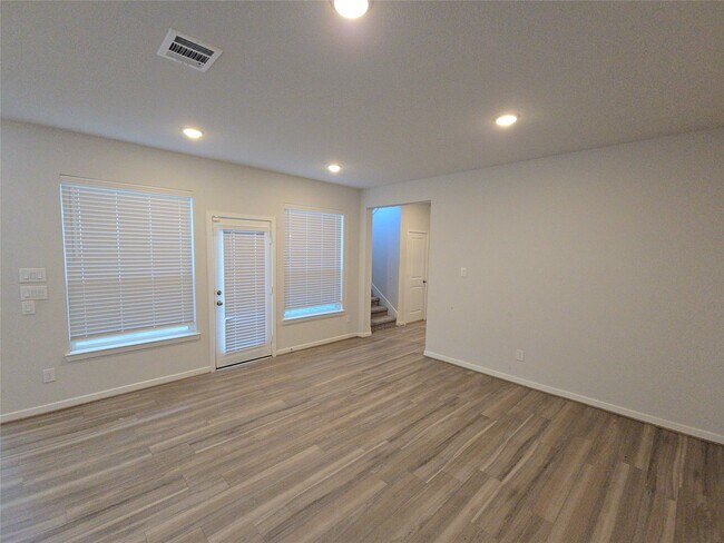 Building Photo - 9227 Dearborn Knoll Dr