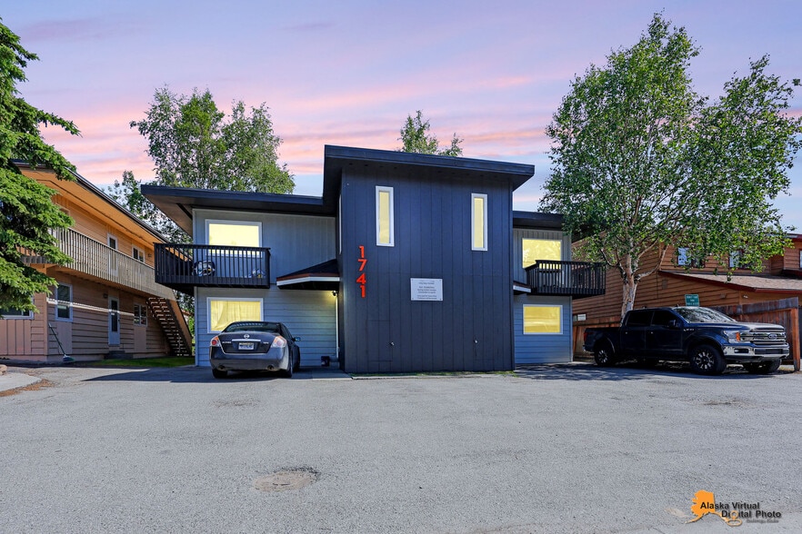 Building Photo - 1741 Beaver Pl