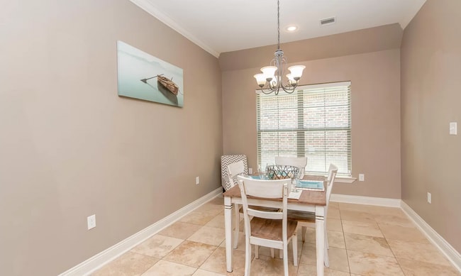 Building Photo - 315 Hill Ridge Dr