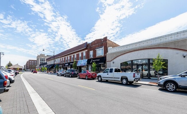 Building Photo - 3302 Kenilworth Ave