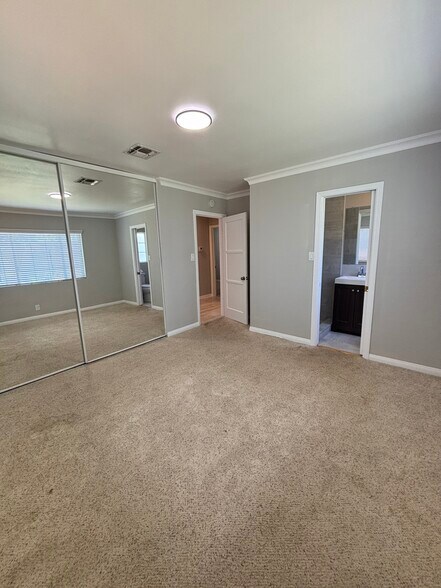 Building Photo - 23158 Leonora Dr