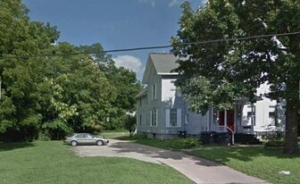 Building Photo - 525 30th St